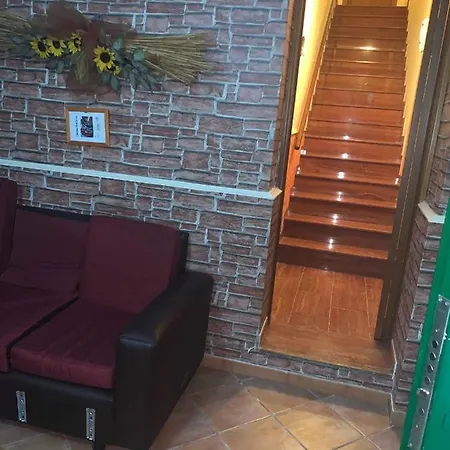 Airport Tourist's House Penzion *